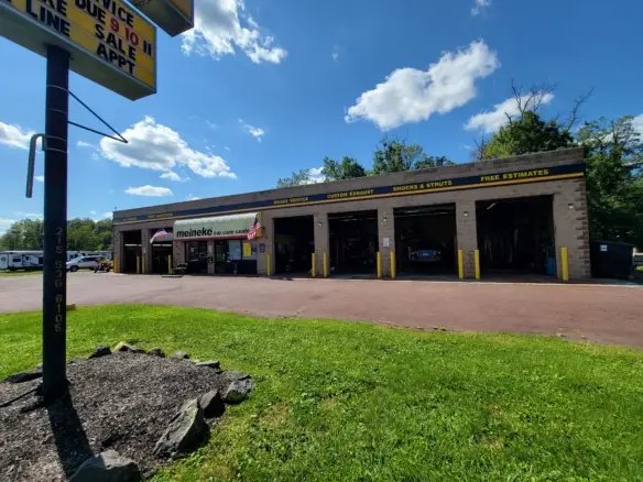 4,104 SF auto repair garage