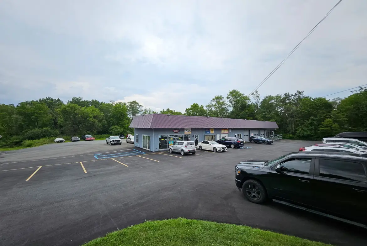 Prime Four-Bay Service Garage & Investment Opportunity