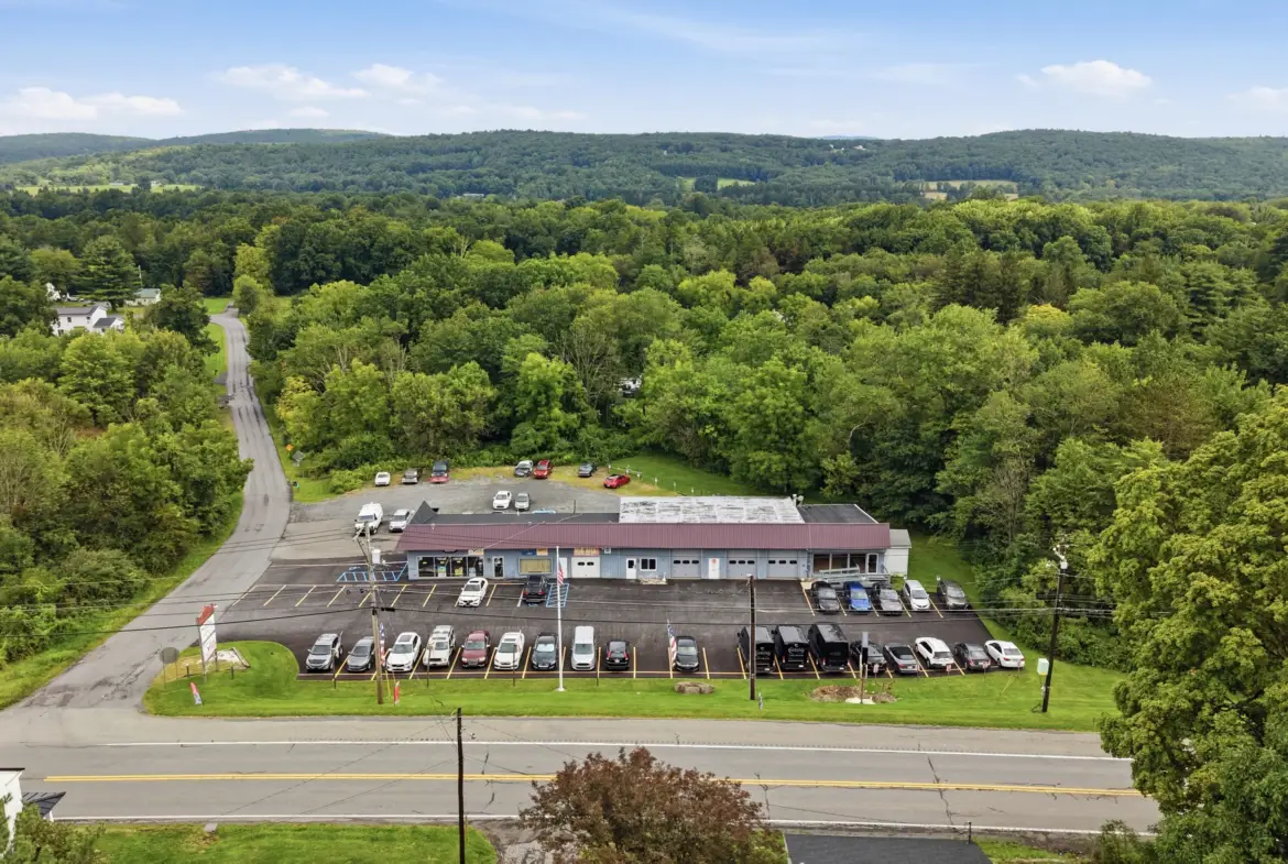 Prime Four-Bay Service Garage & Investment Opportunity