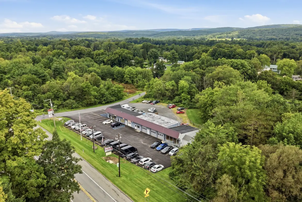 Prime Four-Bay Service Garage & Investment Opportunity