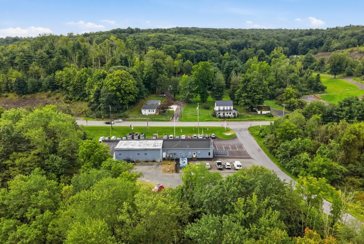 Prime Four-Bay Service Garage & Investment Opportunity