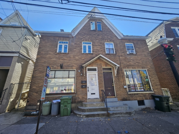 +/-1,250 SF Street Retail Space Available for Lease